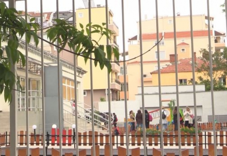 Жилищен блок се строи в двора на бургаското училище Любен