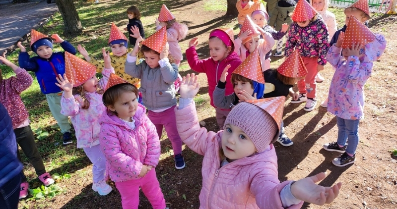 Родители деца и учители от всички възрастови групи в ДГ