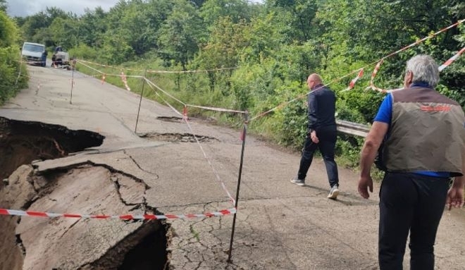 Остава в сила частичното бедствено положение в община Хайредин, където