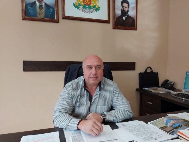 Поздравителен адрес от кмета на Вършец по случай Деня на българския лекар