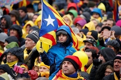 Испански прокурори искат за бившия каталунски вицепремиер Ориол Жункерас 25
