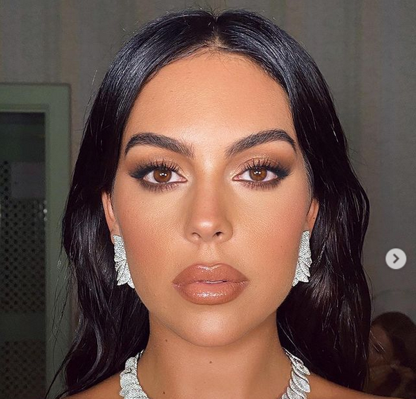 Джорджина Родригес продължава да се наслаждава на лятната почивка със