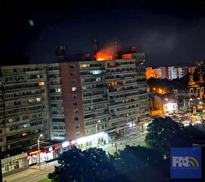 Дрон се разби в жилищна сграда в Румъния, тече евакуация и има ранени