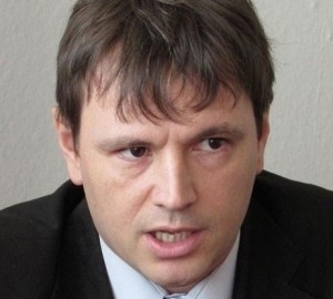 Брат ми е на лечение в чужбина Това научих от