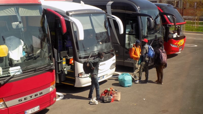 22 мигранти от Турция и Сирия бяха открити в тежкотоварен