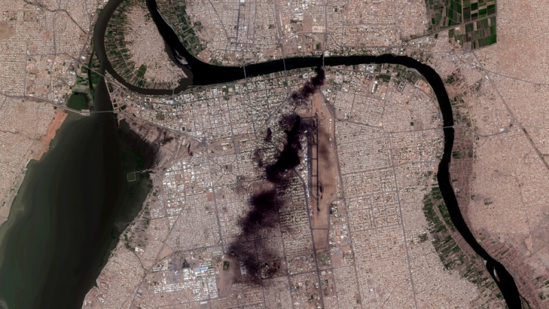 Боевете в суданската столица ескалират с ожесточени стълкновения и въздушни