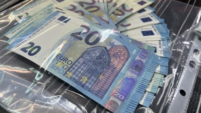 Тарикат от Монтанско си поръча фалшиво евро по куриер съобщиха