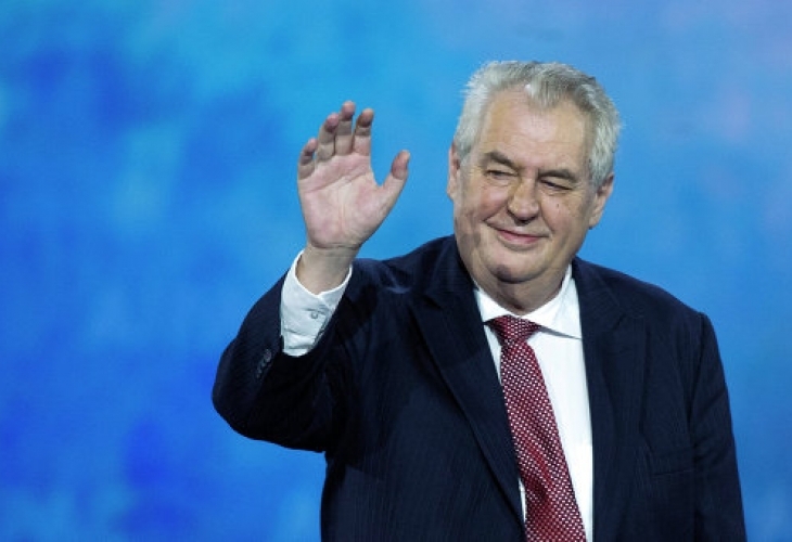 Действащият чешки президент Милош Земан има преднина на изборите за