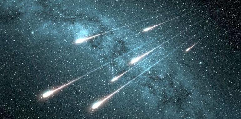 Тази седмица космически отломки от Халеевата комета ще пресекат небето