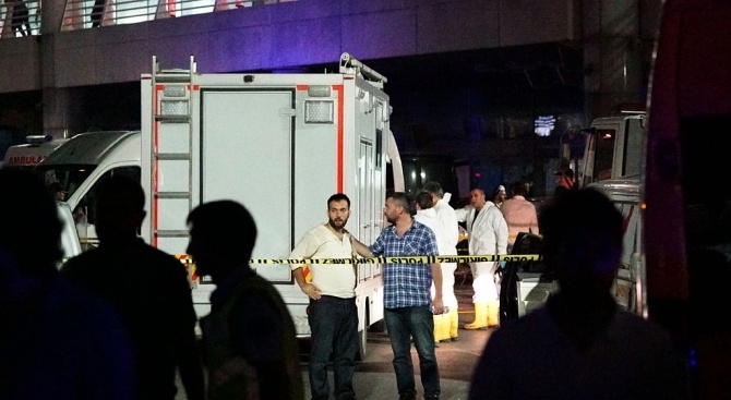 Най малко 11 имигранти са загинали а поне 30 пострадали