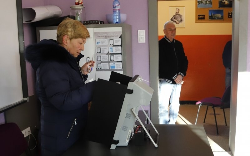 Около 100 000 са новите гласове които Възраждане печели на