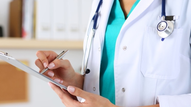 Лекари от специализираната доболнична помощ алармират че заради наложеното извънредно