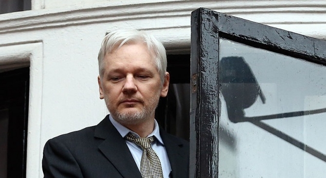 Основателят на WikiLeaks Джулиан Асанж е бил арестуван в центъра