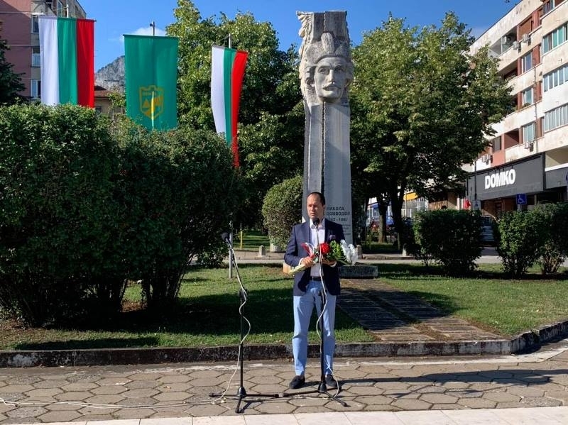 Почетоха паметта на Никола Войводов във Враца съобщиха от местната