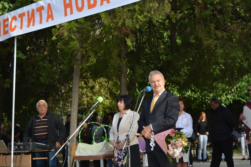 Рано сутринта кметът на Монтана Златко Живков се срещна с