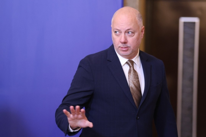 Кабинетът Желязков официално подаде оставка на извънреден брифинг в Народното