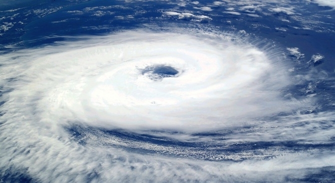 Супертайфунът Конг рей ще достигне до бреговете на Южна Корея Очаква