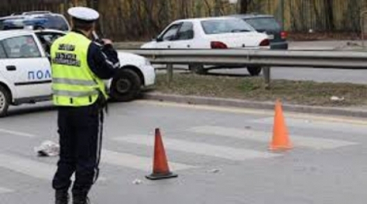 Камион блъсна възрастна жена на при маневра на заден ход в Дупница съобщиха