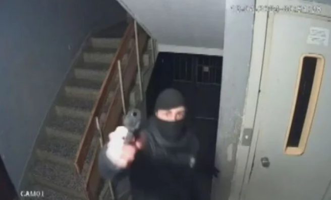 Жилищна сграда в София е подложена на тормоз от съсед