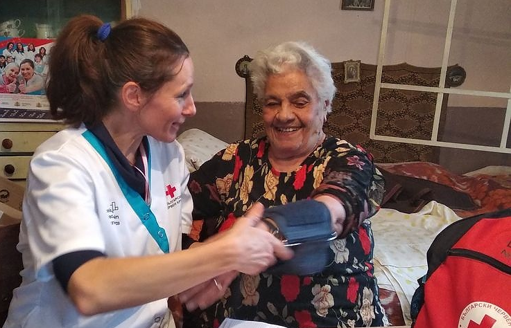 Отвoриха врати три нови Центъра Домашни грижи на Български Червен