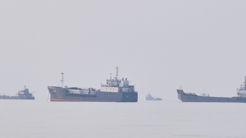 Танкер беше поразен от снаряд край Саудитска Арабия