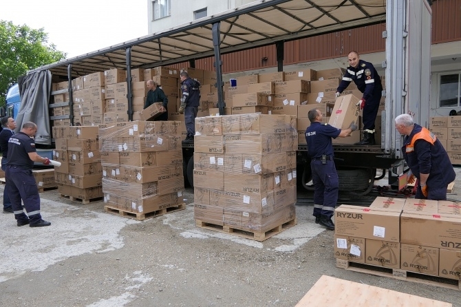 Транспортирането на пратката със закупени от страната ни медицински материали