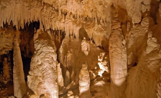 Израелски изследователи твърдят, че са открили най-дългата солна пещера в