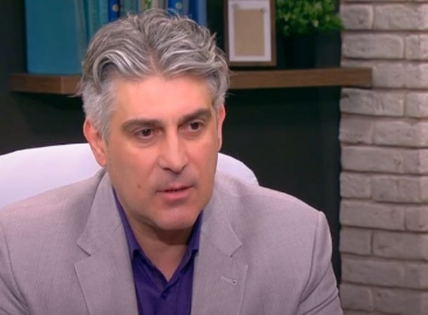 Психолог: Корнелия Нинова и Даниела Дариткова са като учителки по заместване