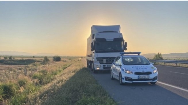 Заловиха мъртвопиян румънски тираджия в Монтанско съобщиха от МВР Случаят е