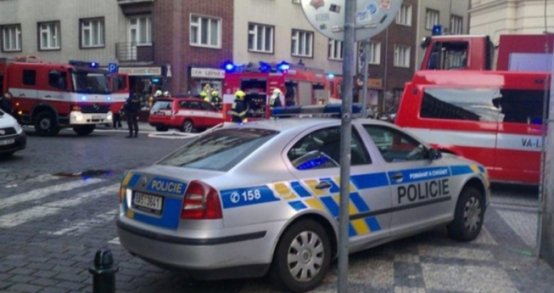 Около 500 души бяха евакуирани от центъра на Прага заради голямо изтичане