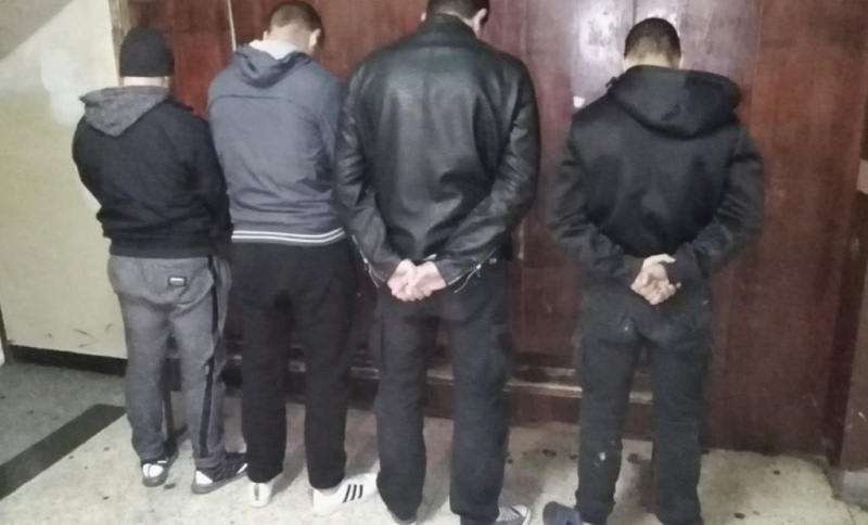 Глад! Младежи и непълнолетни опоскаха имот във Видинско, вчера атакували и кола