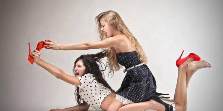 Възникнал скандал между две жени в Кюстендил прерасна в сбиване съобщиха от полицията Една е на 25