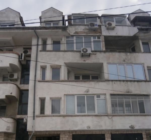 Частен съдебен изпълнител обяви на търг тристаен апартамент във Видин