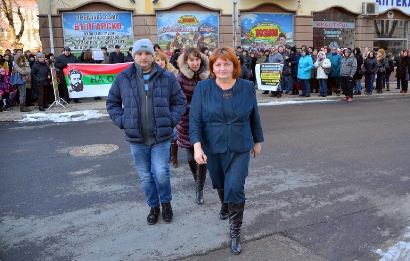 Ръководството и учителския колектив на средно училище Христо Ботев във