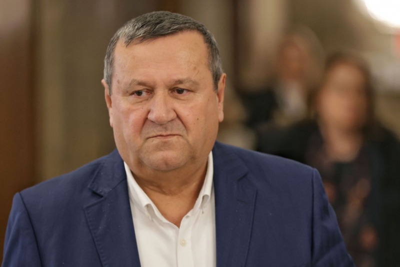 Служебният министър на труда и социалната политика Хасан Адемов разпореди