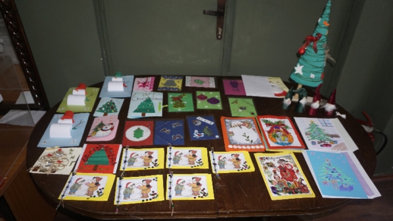 С откриването на благотворителна изложба базар с рисунки на деца и