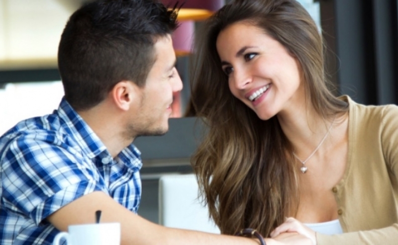 Вече ви разкрихме кои въпроси побъркват мъжете на първа среща