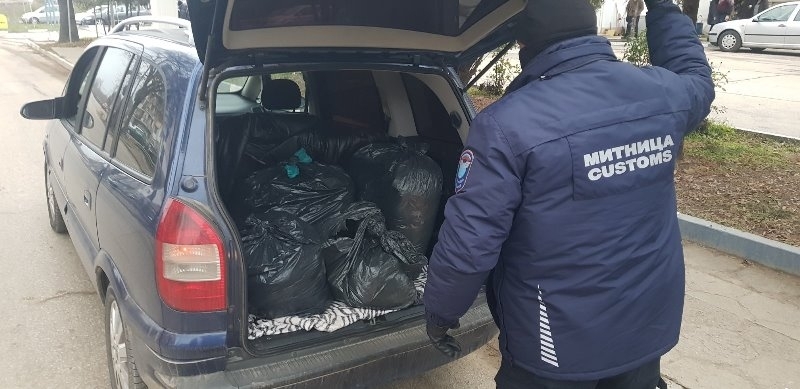 49 килограма тютюн за пушене без български акцизен бандерол задържаха