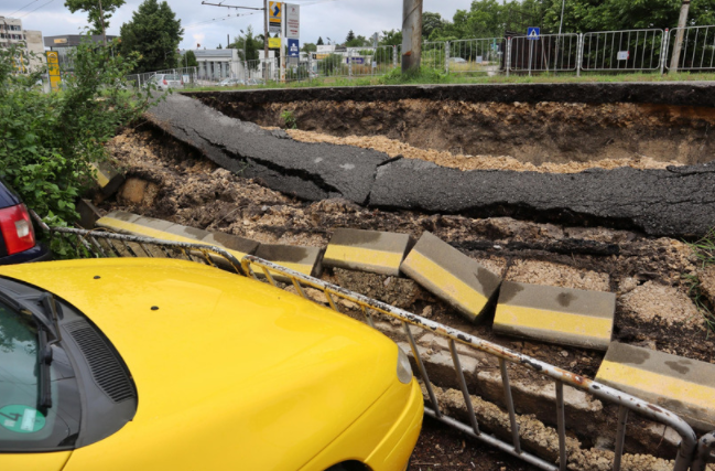 Велоалея във Варна се е срути в нощта срещу неделя