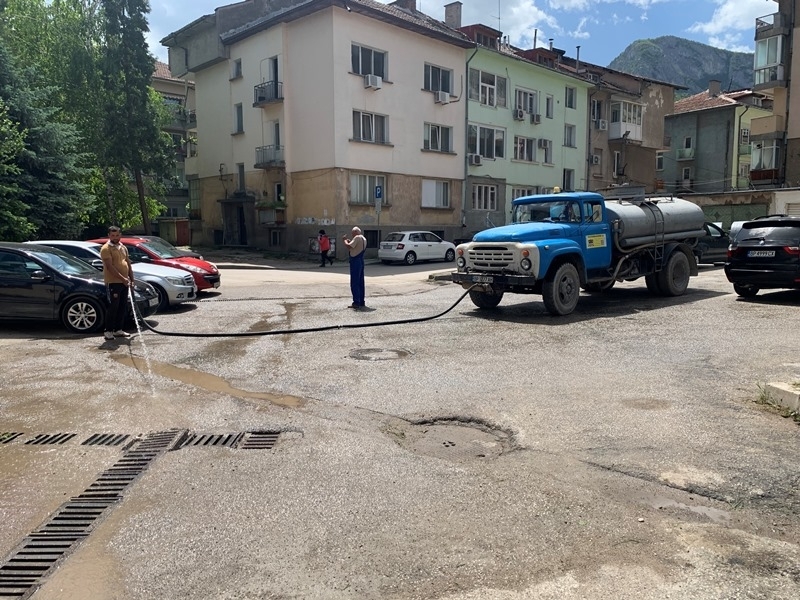 Само ден след критичната публикация на агенция BulNews паркингът зад