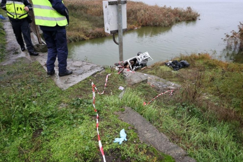 Смъртоносната катастрофа с мигранти: Гонката е продължила 30 минути, полицаите са разпънали шипове /снимки/