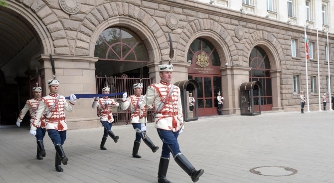 Със заповед на министъра на отбраната е обявен конкурс за