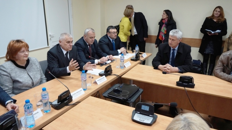 По строги санкции и общи усилия на институциите са необходими