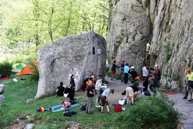 На 23 и 24 октомври събота и неделя на скалите