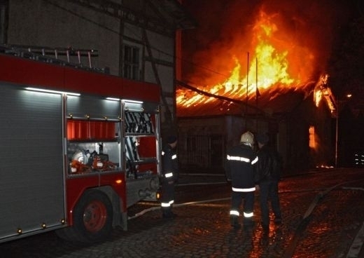 Голям пожар е избухнал в къща в монтанското село Портитовци