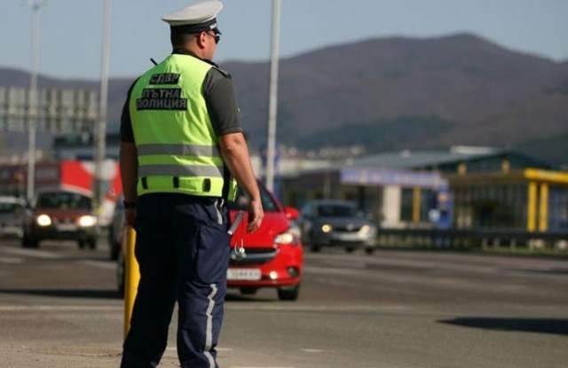 Заловени са четирима нарушителя при спецакция във Врачанско предадоха от