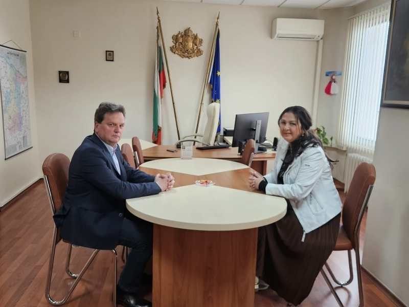 Областният управител проведе среща с д-р Кети Ценова по повод кадровата криза във Врачанската болница