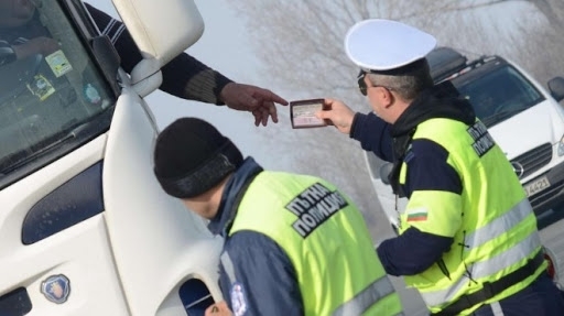 Полицаи са проверявали за незаконни мигранти във Врачанско съобщиха от