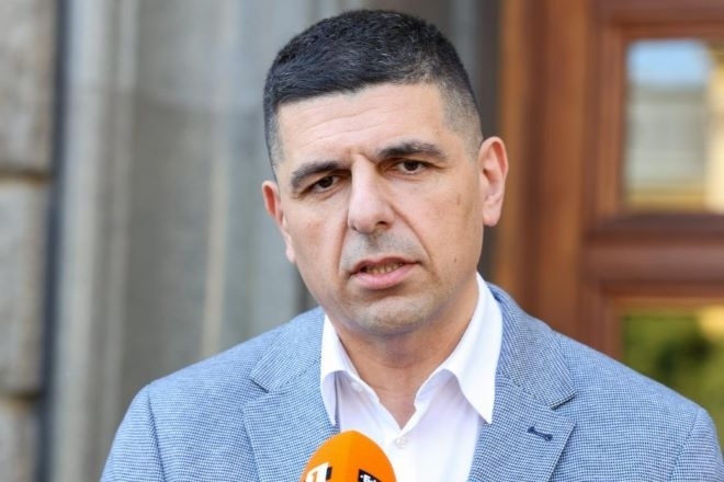 Ивайло Мирчев: С вота на недоверие това правителство трябва да плати цената на завладяната държава