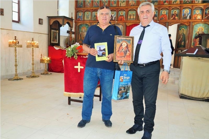 По покана на Църковна Община Звонци кметът на община Мездра